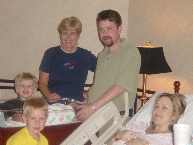 2004/07(July)/04(Baby-Lucas-Barkmeier)/640x480_2004-07-19 11-05-23.JPG
